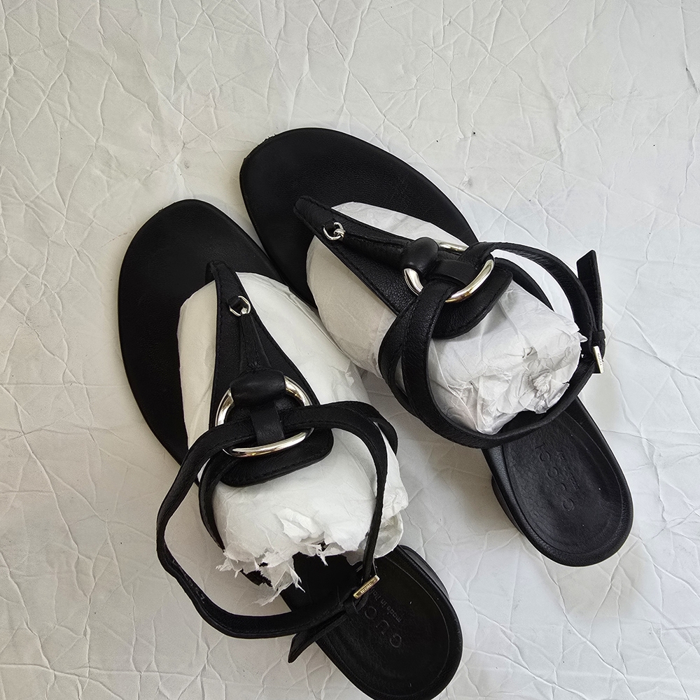 Gucci Black Leather Sandals Used Good Size 38